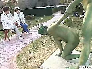 สีเขียวรูปปั้นสวนญี่ปุ่นมีเพศสัมพันธ์ในที่สาธารณะ