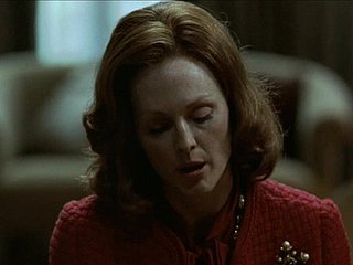 Julianne Moore with reference to erotische chapter
