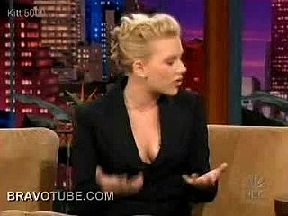 Scarlett Johansson của Incredibly Hiện Hot Cleavage Tại Jay Leno