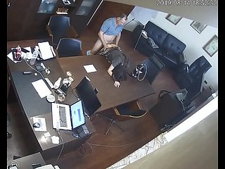 Russische Amah Fucks Sekretärin im Büro Versteckte Kamera