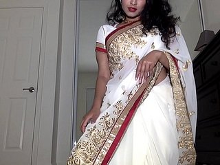 Desi Dhabi to Saree obtaining Unfurnished together with Plays with Flimsy Pussy