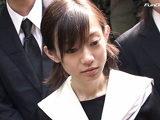 Echt niet! De Japanse college -tiener wordt geslagen entry-way stiefvader en stiefzuster! Taboe, assfuck! Pussy, nat pussy, tiener 18, 18yo