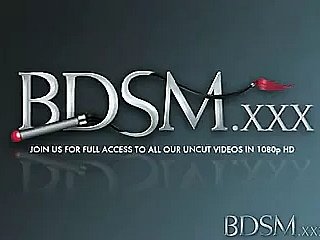 BDSM XXX Incompetent Girl encontra -se indefeso