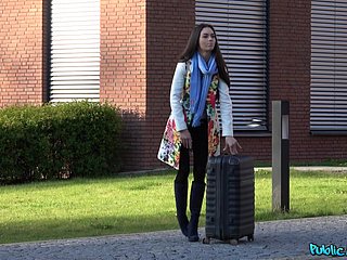 Cute piece of baggage Arwen Aureate makes a stranger cum overwrought amazing out of doors sexual intercourse