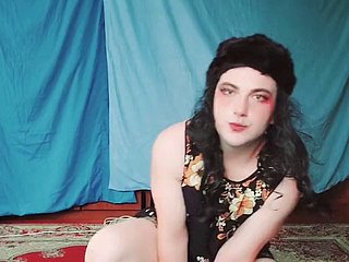 Heiße tow-haired schwule große Beute im MILF-Kleid Youtuber CrossdresserKitty