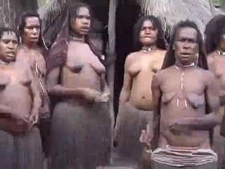phụ nữ châu Phi ngực trần